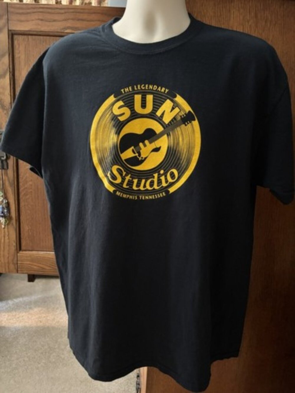 Sun Studio Memphis TN T-Shirt Large Black Legendary Guitar Graphic Music Tee